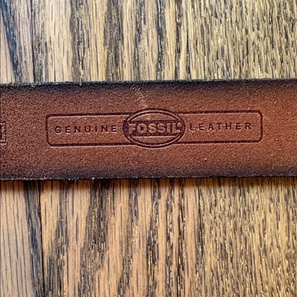 Fossil sz M brown leather belt with brass/leather buckle - Picture 7 of 11